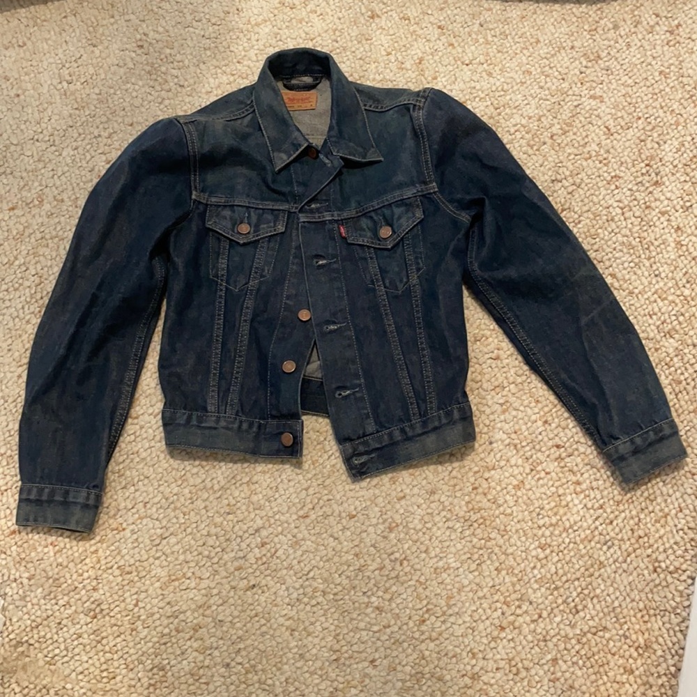 Vintage custom Levi’s women’s jean jacket from the UK size small